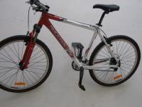 Držák kola na zeď, uchycení za pedál Držák kola na zeď, uchycení za pedál